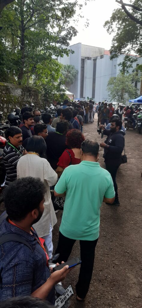 Nanpakal Nerathu Mayakkam queue at IFFK
